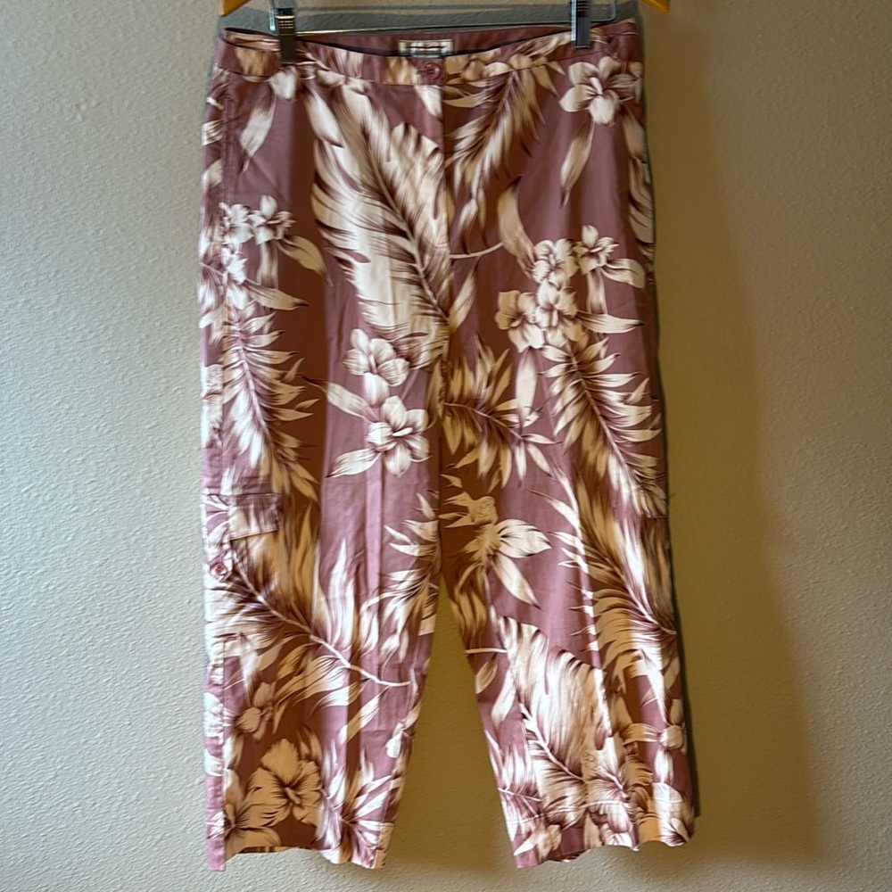 Tommy Bahama Stretch Capri Pants Tropical Floral 12 x 24" Inseam Tan Cream